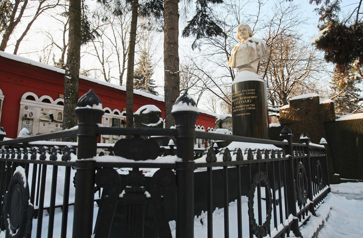 Могила писателя Николая Гоголя
