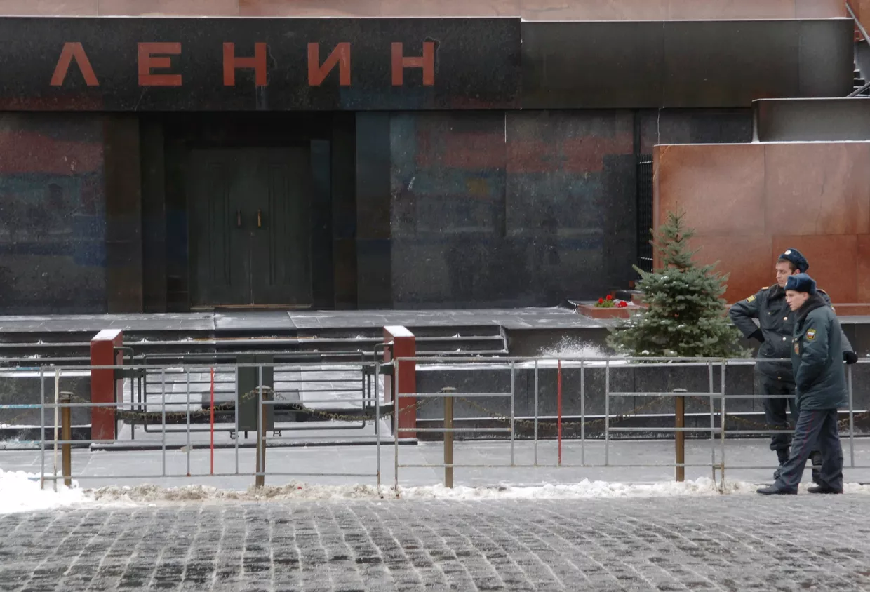 У мавзолея на Красной площади
