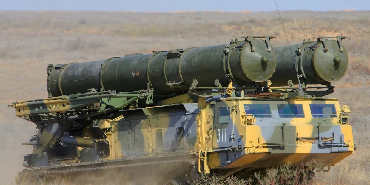 Зенитный ракетный комплекс С-300В. Зенитный ракетный комплекс С-300В.