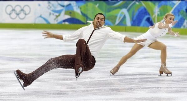 Алена Савченко и Робин Шолковы во время выступления на Олимпиаде в Ванкувере