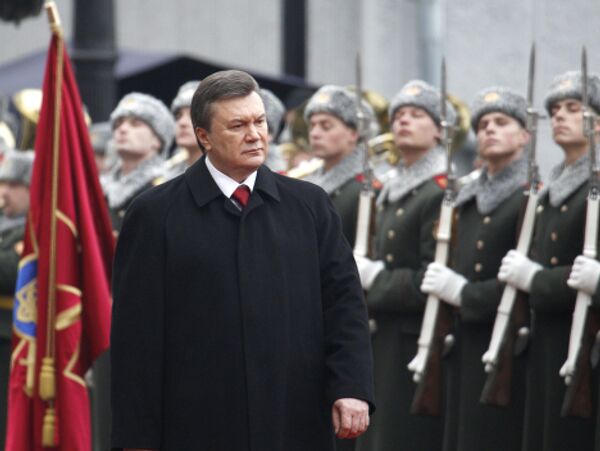 Церемония оказания воинских почестей президенту Украины Виктору Якуновичу