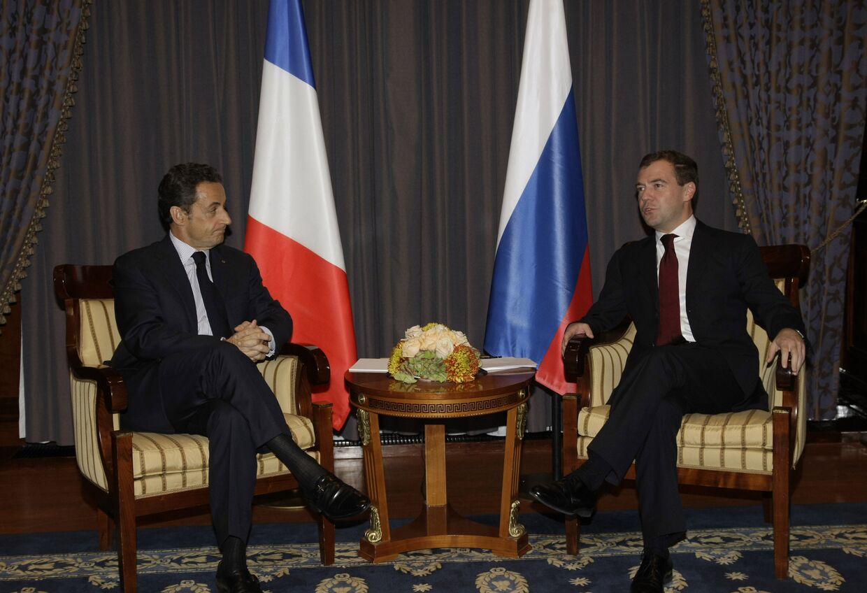 Президент России Д.Медведев провел встречу с президентом Франции Николя Саркози в Берлине