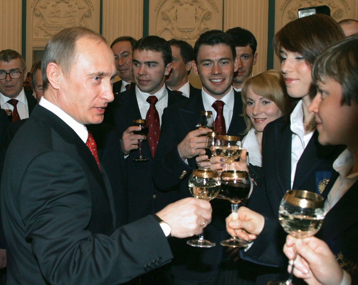 Владимир Путин встретился с призерами ХХ зимних Олимпийских игр в Турине
