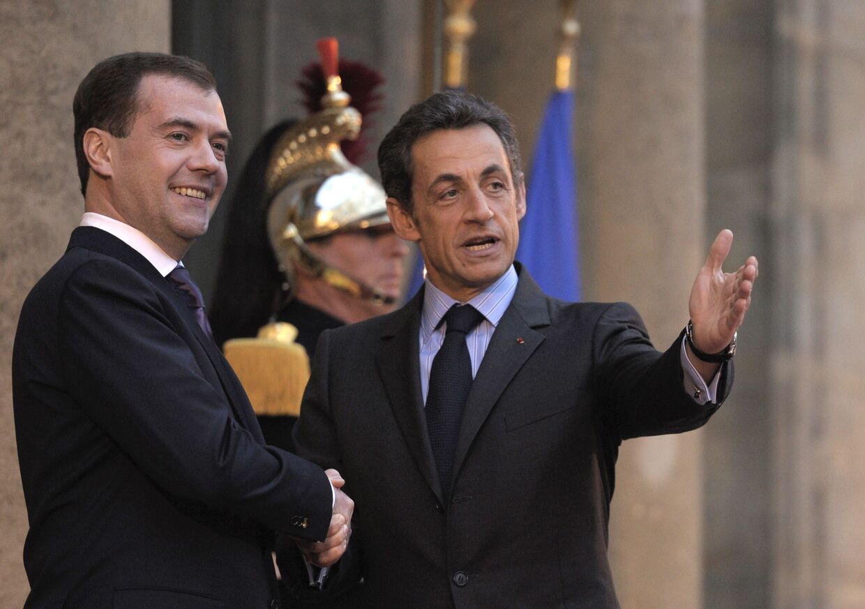 Президенты России и Франции Д.Медведев и Н.Саркози