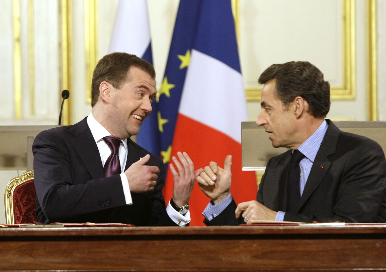 Президенты России и Франции Д.Медведев и Н.Саркози