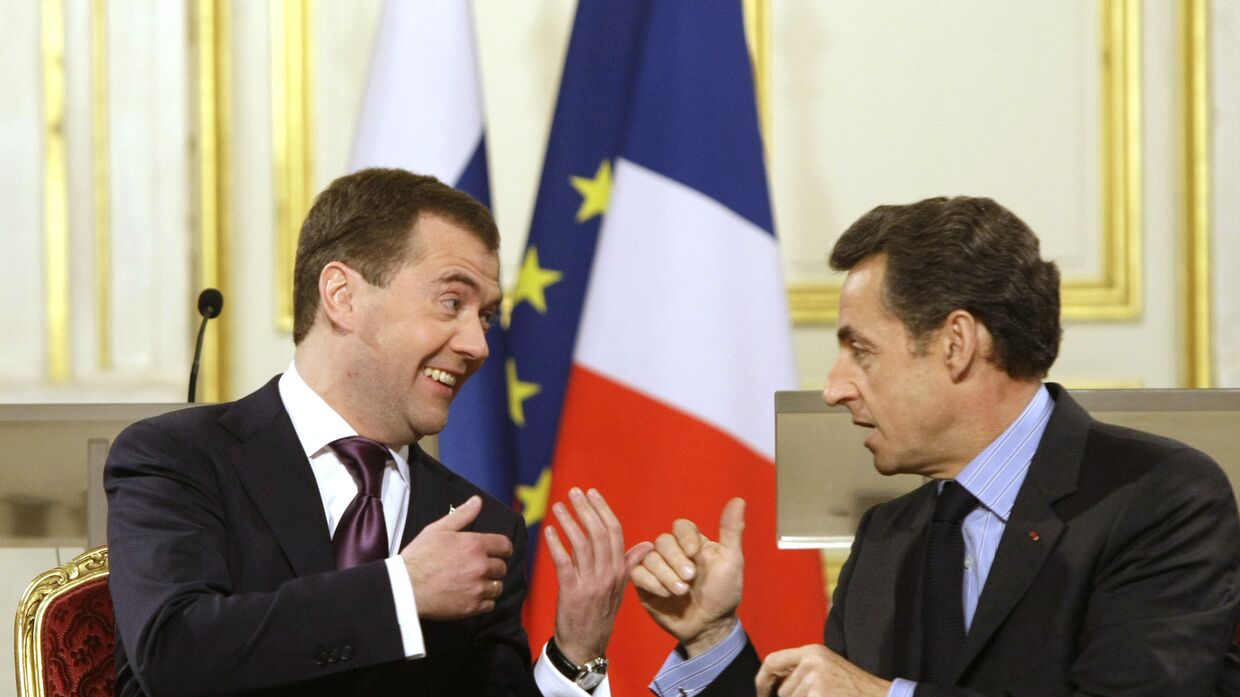 Президенты России и Франции Д.Медведев и Н.Санкози