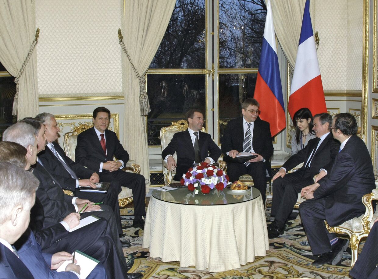 Президент РФ Д.Медведев провел встречу с председателем Национального собрания Франции Б.Аккуайе