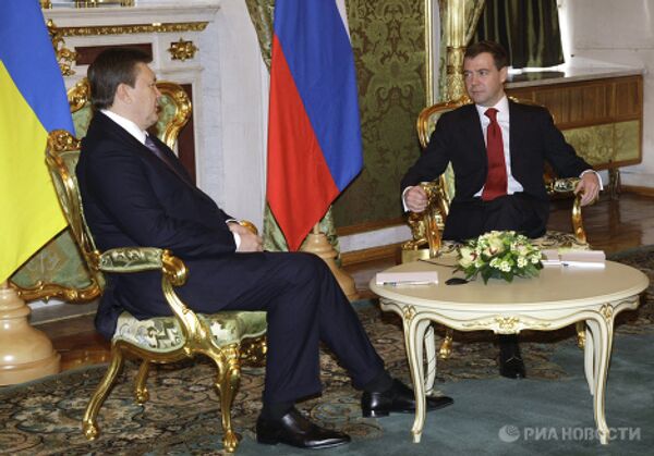 Президенты России и Украины Д.Медведев и В.Янукович провели встречу в Кремле