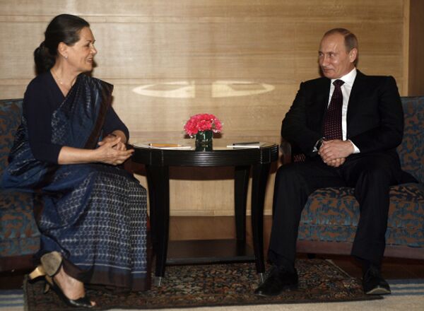 Председатель правительства РФ Владимир Путин встретился с Соней Ганди.