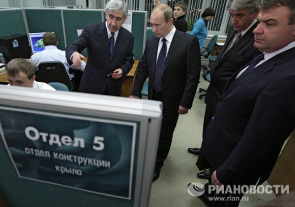 Премьер-министр РФ Владимир Путин посетил ОАО ОКБ Сухого