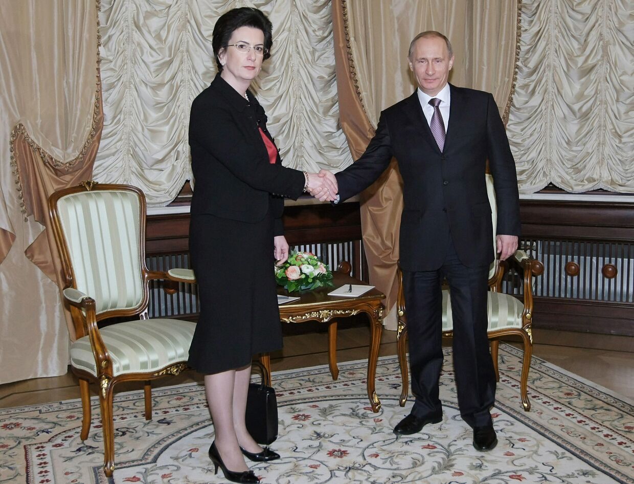 Премьер-министр России Владимир Путин встретился с Нино Бурджанадзе в Доме приемов