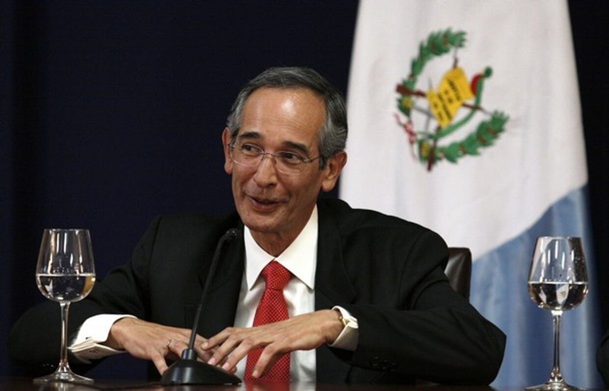 президент Гватемалы Алваро Колом (Álvaro Colom) 
