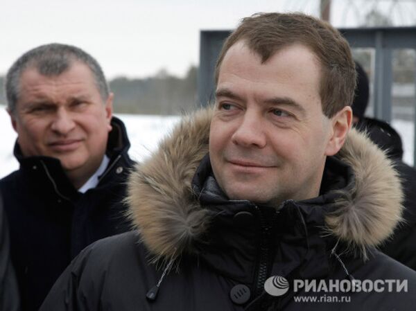 Дмитрий Медведев посетил Западно-Сахалинское нефтяное месторождение