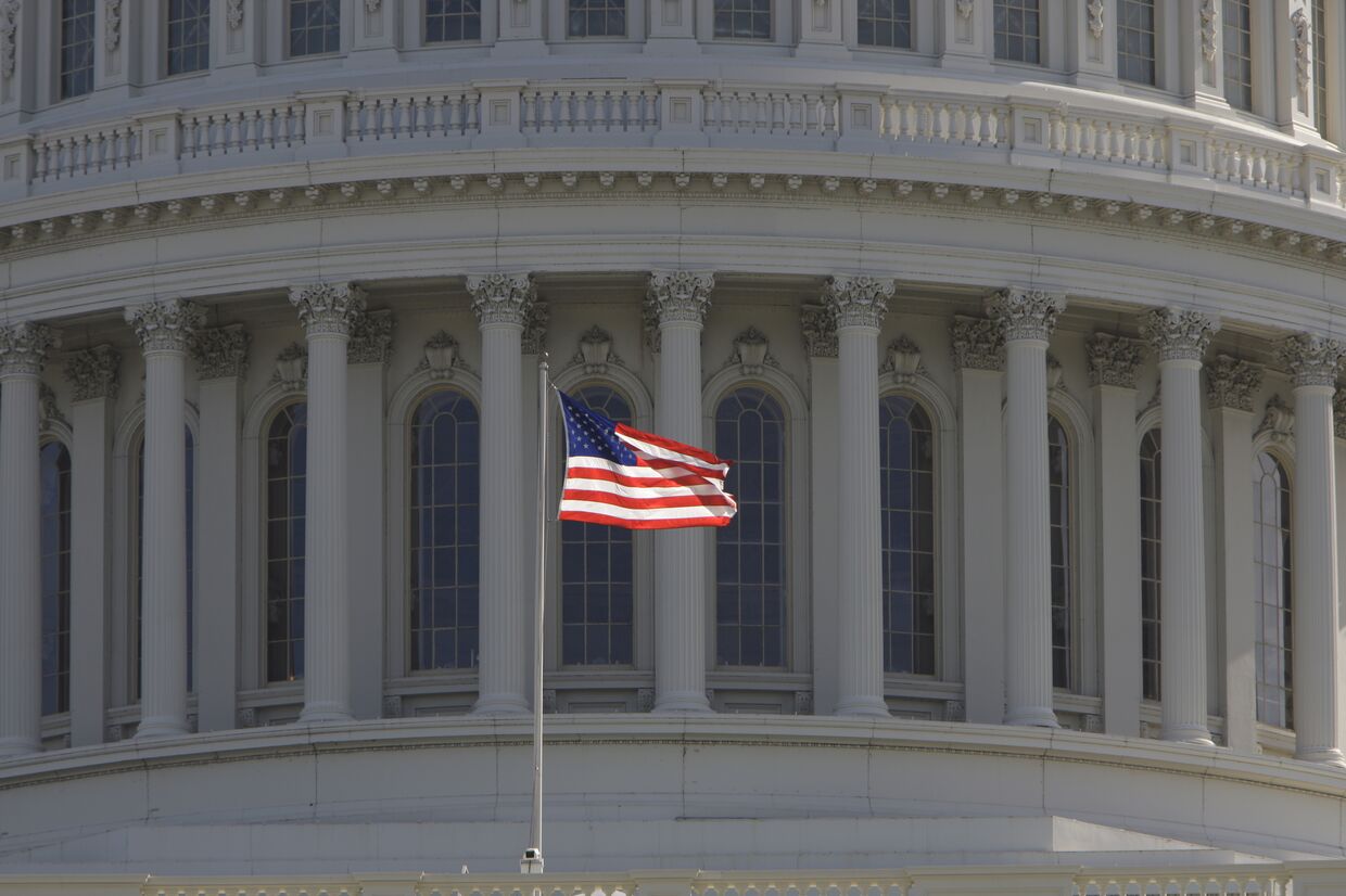 Капитолий, здание в Вашингтоне, где заседает конгресс США