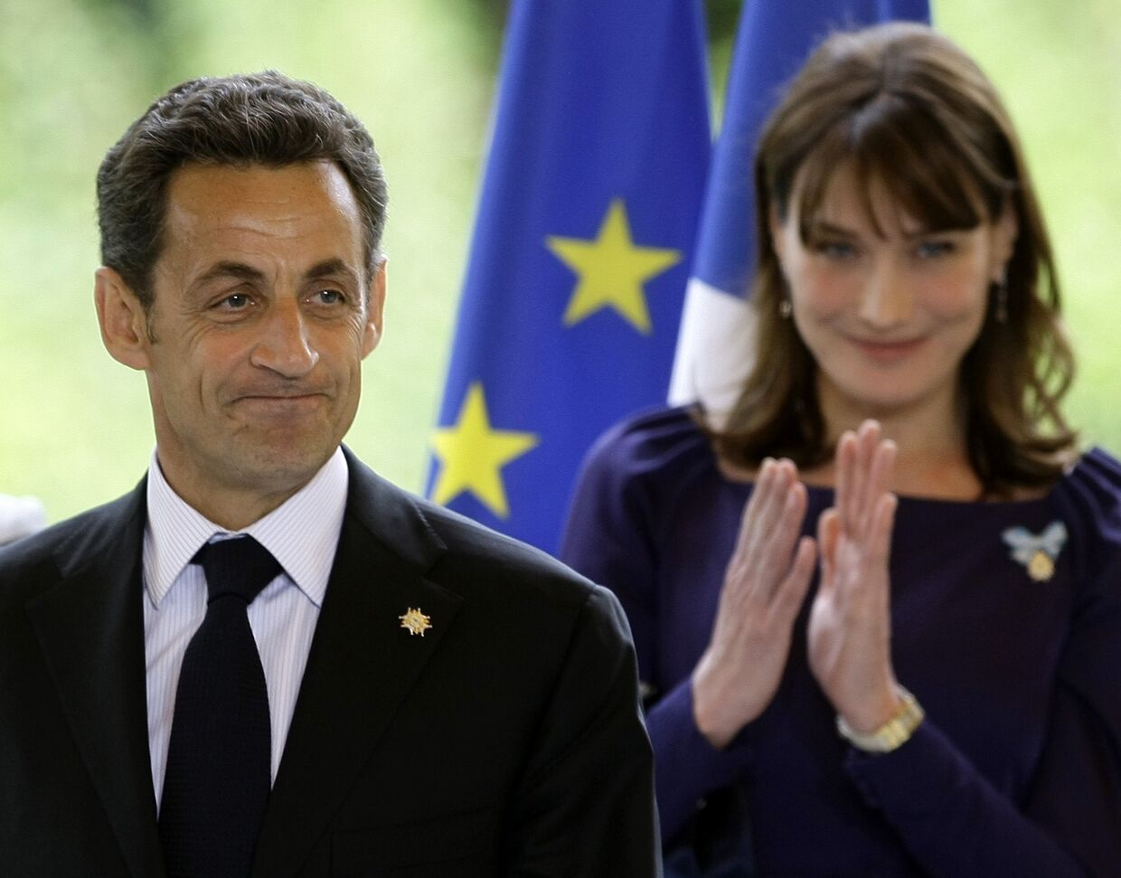 Президент Франции Николя Саркози с супругой Карлой Бруни в Испании
