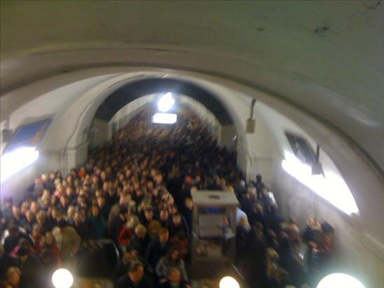 Станция метро Парк культуры (кольцевая): полчаса после взрыва, люди пытаются выйти