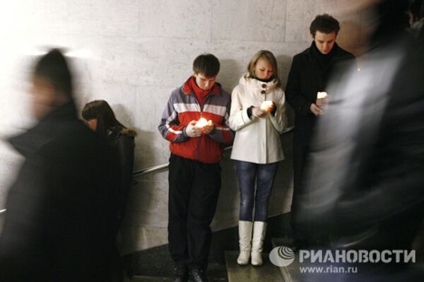 Акцию памяти жертв теракта в московском метрополитене провели студенты студенты Казани