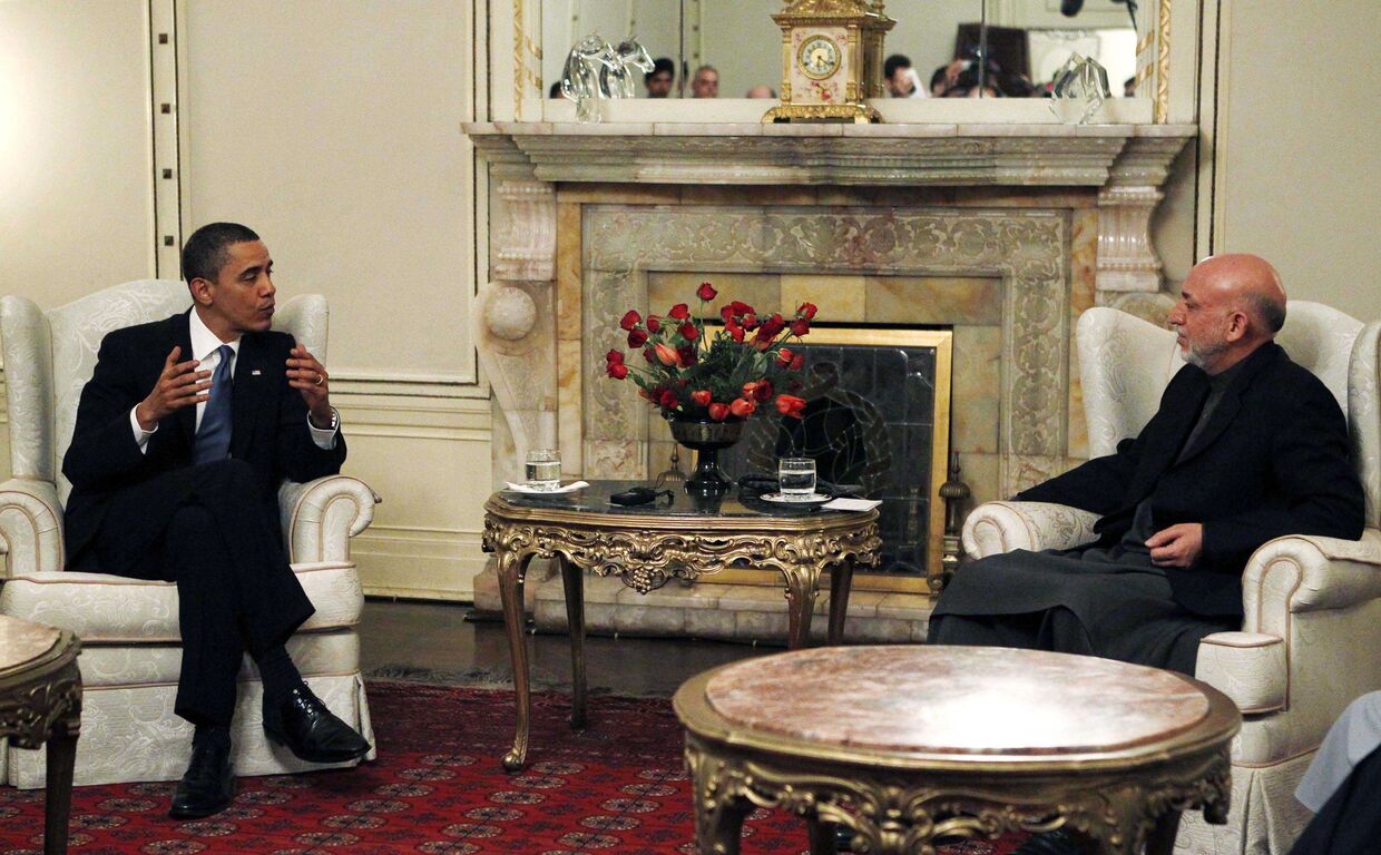 Барак Обама на переговорах с Хамидом Карзаем во время визита в Афганистан