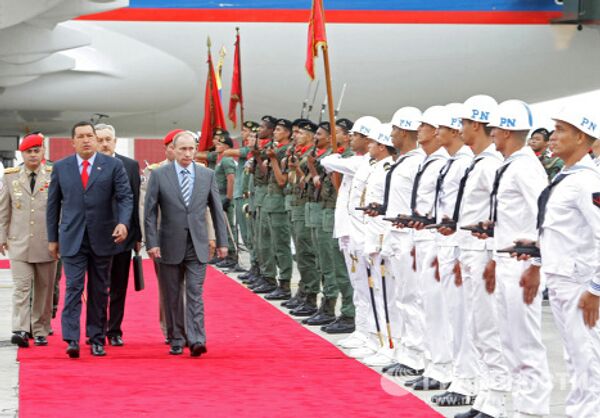 Премьер-министр РФ Владимир Путин прибыл в Каракас