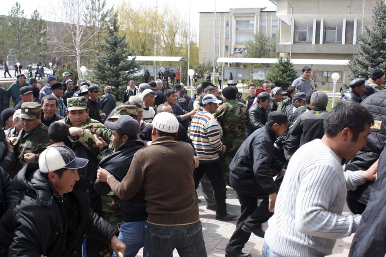 протест киргизской оппозиции