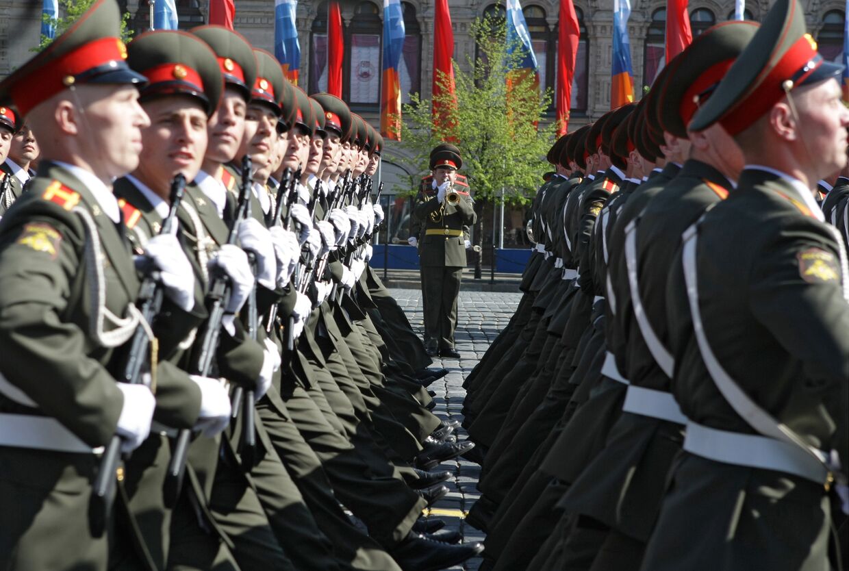 Совместный парад 2013. Армейские фото на красной площади. Журнал военный парад. Порядок прохождения войск в городе Хабаровске на 9 мая.