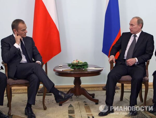 Беседа премьер-министров РФ и Польши