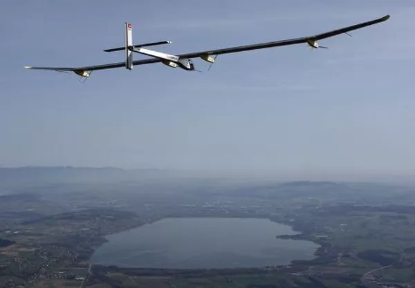 Первый длительный полет самолета на солнечных батареях Solar Impulse HB-SIA