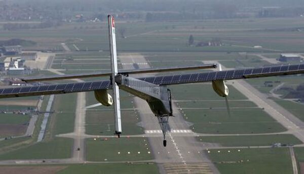 Первый длительный полет самолета на солнечных батареях Solar Impulse HB-SIA