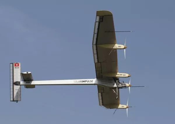 Первый длительный полет самолет на солнечные батареи Solar Impulse HB-SIA