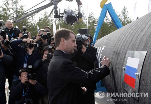 Дмитрий Медведев принял участие в церемонии начала строительства газопровода Северный поток