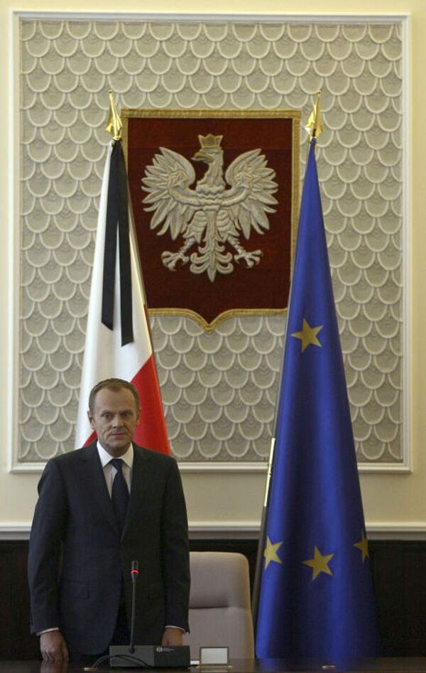 Премьер-министри Польши Дональд Туск на экстренном совещании правительства в Варшаве