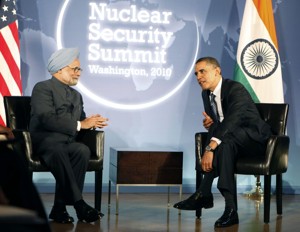 Президент США Барак Обама на переговорах с премьер-министром Индии Манмоханом Сингхом