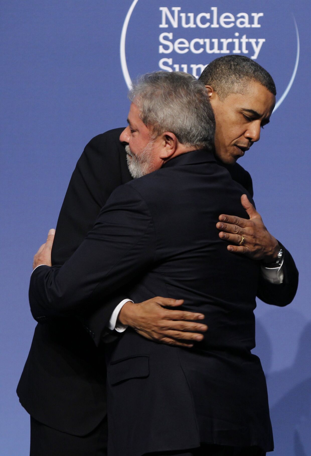 Президент Бразилии Луис Инасиу Лула да Силва и президент США Барак Обама на саммите по по ядерной безопасности
