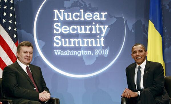 барак обама и виктор янукович на саммите по ядерной безопасности