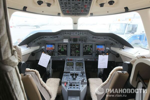 Презентация нового самолета Hawker 4000