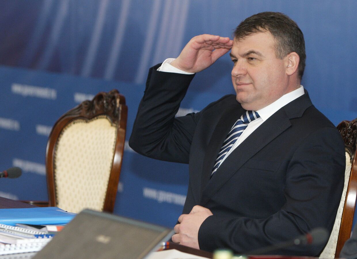 Анатолий Сердюков на совещании, которое провел премьер-министр РФ Владимир Путин