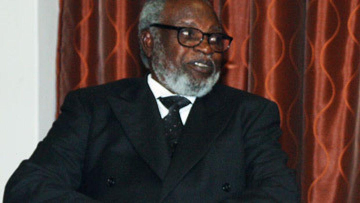 СЭМ НУЙОМА, бывший Президент Намибии