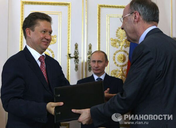 Подписание базового соглашения о сотрудничестве между российской компанией Газпром и австрийским энергетическим концерном OMV