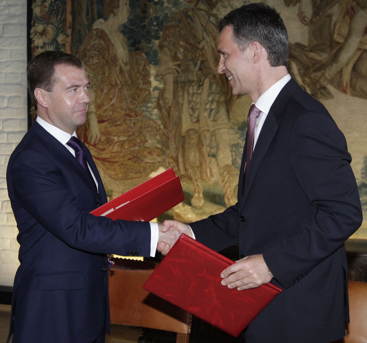 Д.Медведев на церемонии подписания совместных документов