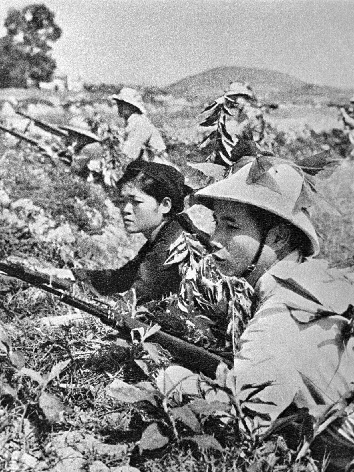 Бойцы вьетнамской армии на учениях