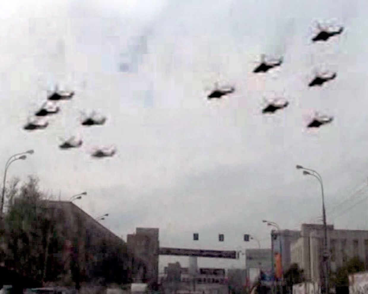 Чистый___Военные вертолёты над Москвой