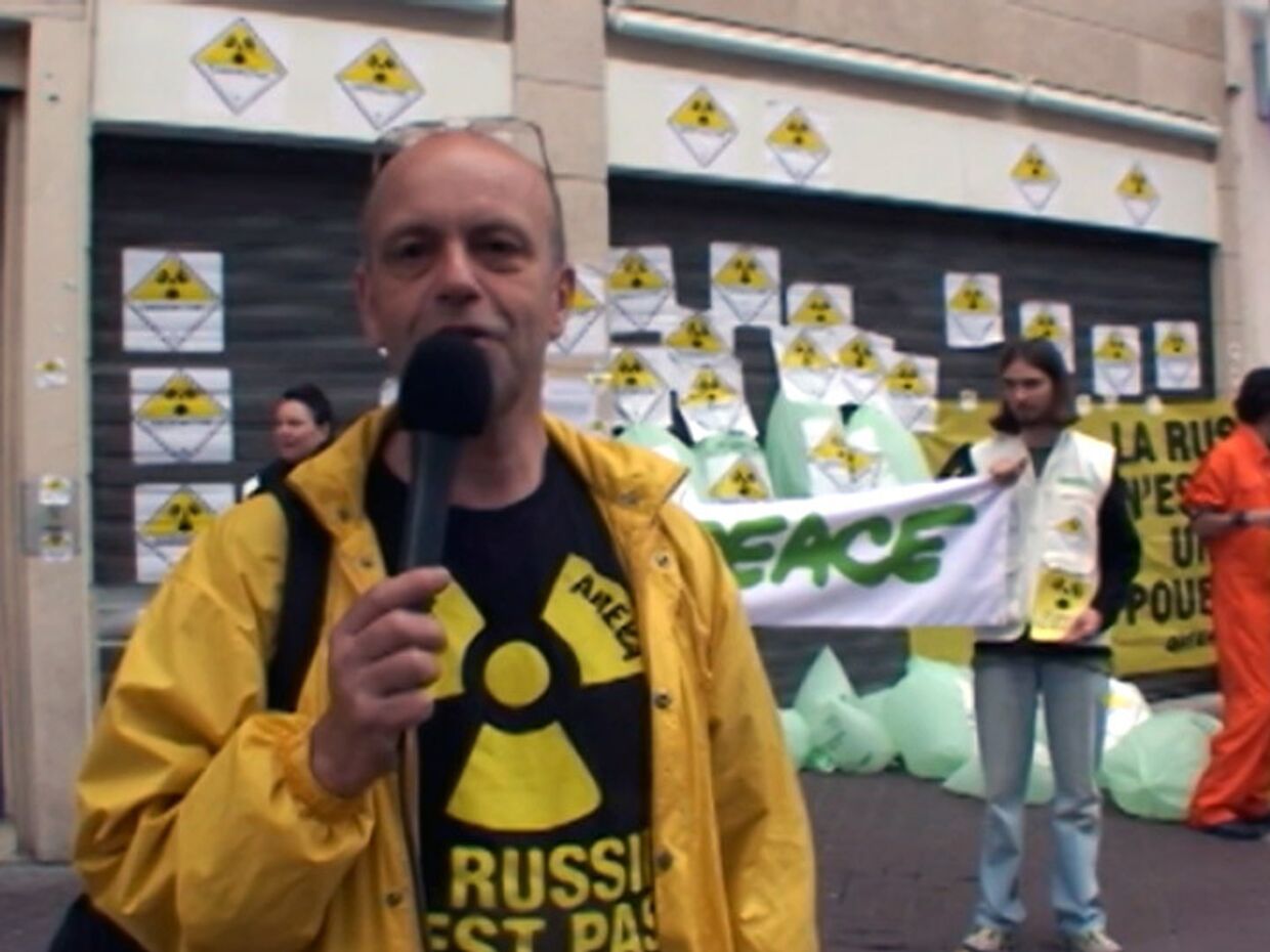 ИноСМИ__Франция—протесты-гринпис-отходы-Россия