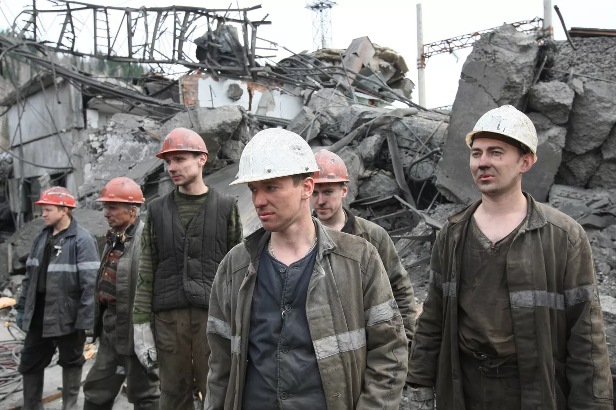 Последствия взрывов на шахте Распадская в Кемеровской области Последствия взрывов на шахте Распадская в Кемеровской области