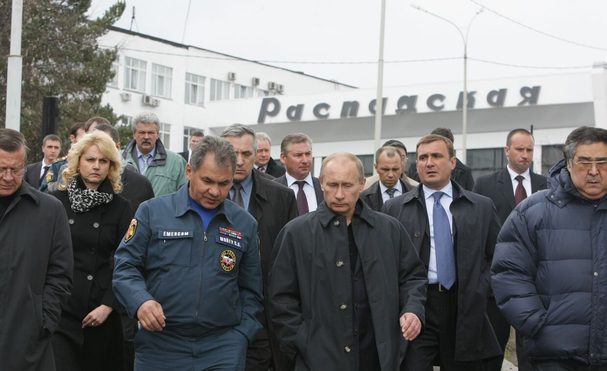 Премьер-министр РФ Владимир Путин после окончания совещания в Междуреченске
