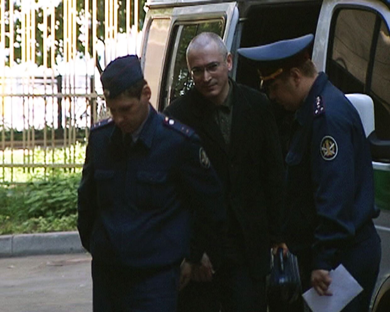 Ходорковский под обстрелом фотокамер в зале суда