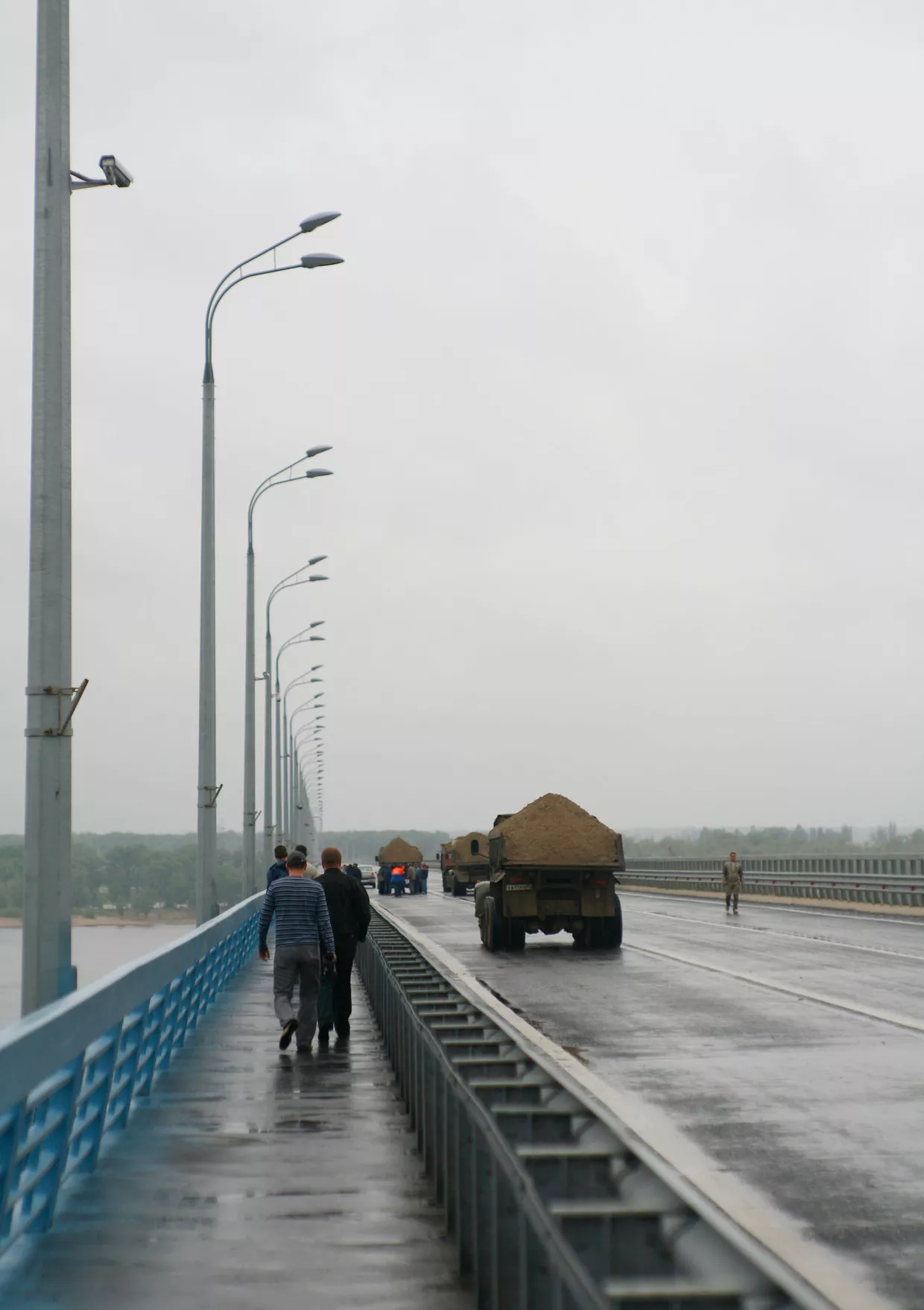 Повторное техиспытание качающегося моста в Волгограде