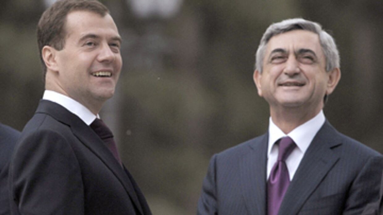 президент России Дмитрий Медведев президент Армении Серж Саргсян
