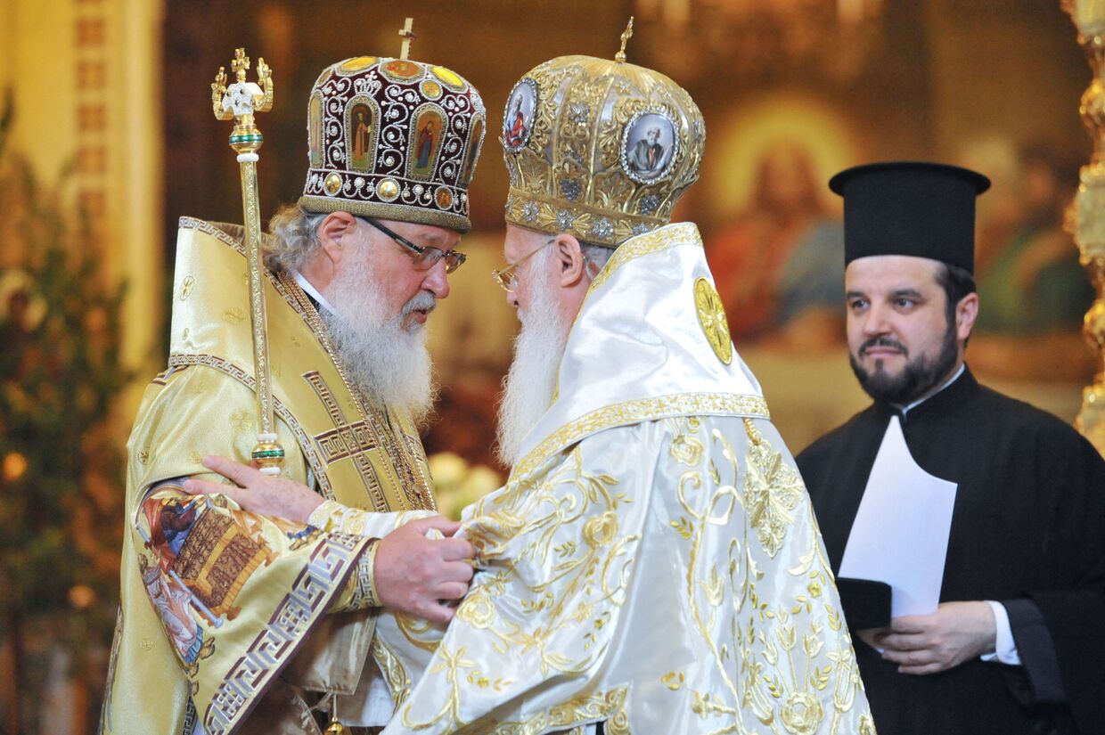Патриарх Кирилл и патриарх Варфоломей в Храме Христа Спасителя