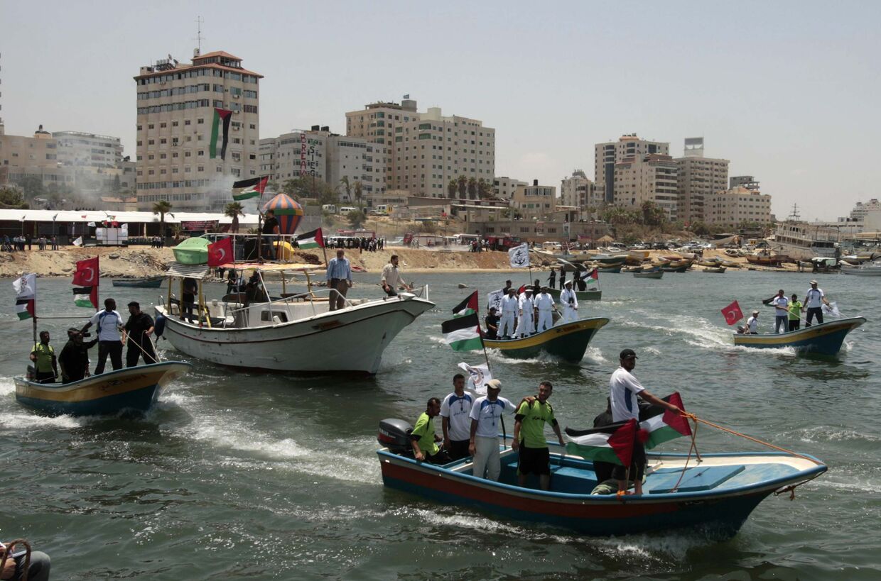 16 человек погибли и десятки ранены в ходе задержания так называемой флотилии свободы, двигавшейся из Турции на прорыв блокады сектора Газы