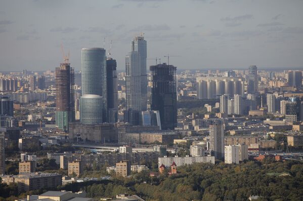 Вид на Москву с верхнего этажа МГУ